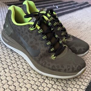 Nike Men's Black and Neon Green Athletic Shoes